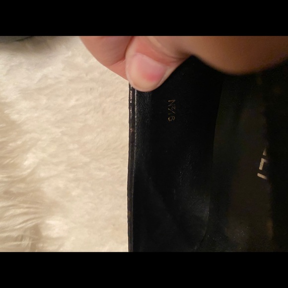 New Vaneli golden and grey reptile suede sz 9.5 - Picture 6 of 10